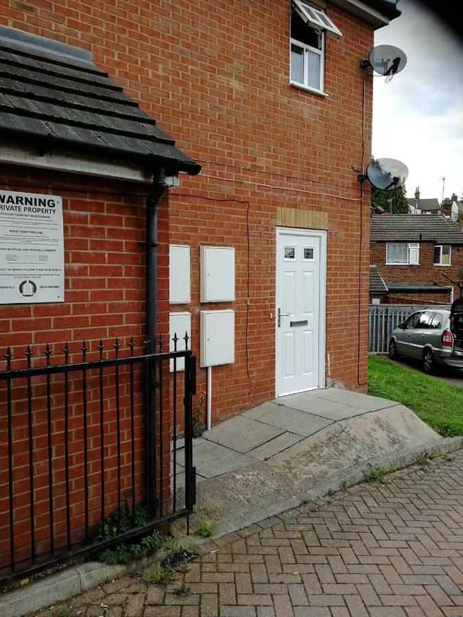 Metrolets 2 Apartment Luton  Bagian luar foto